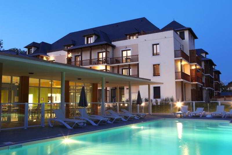 Comfort Aparthotel Lourdes L'Acacia Экстерьер фото